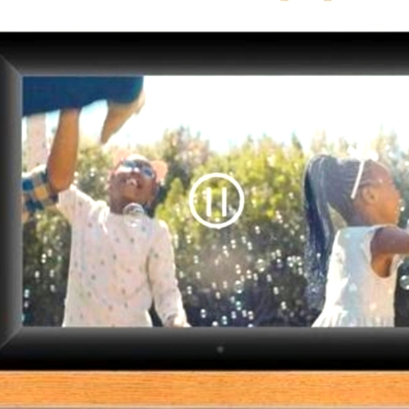 Scishion P100 Wifi Digital Picture Frame - Picture 9 of 9